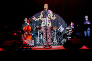 Elijah Rock wooing the audience at the Knitting Factory