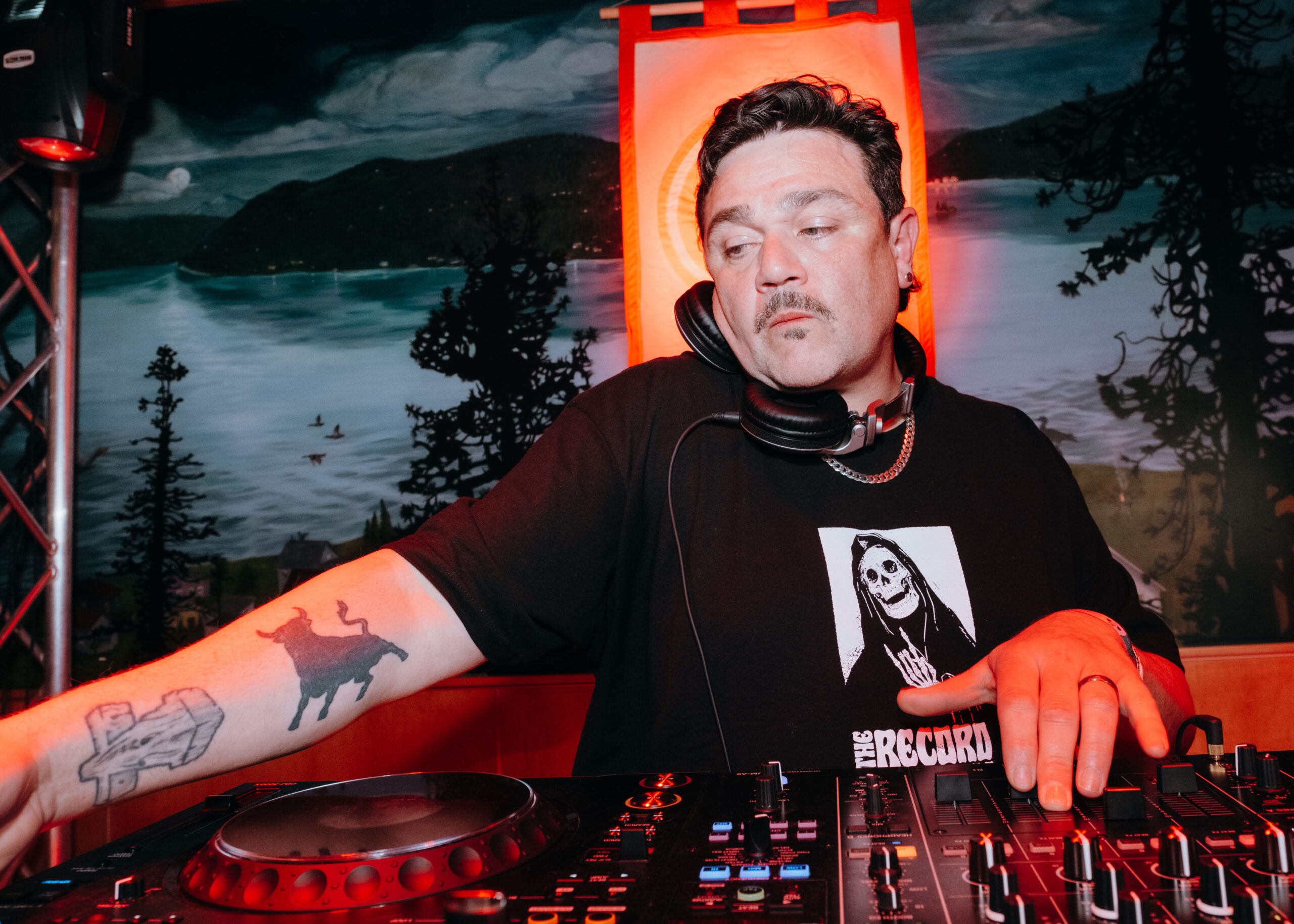 The Mighty DeltaOne – Veteran DJ Brings Global Beats